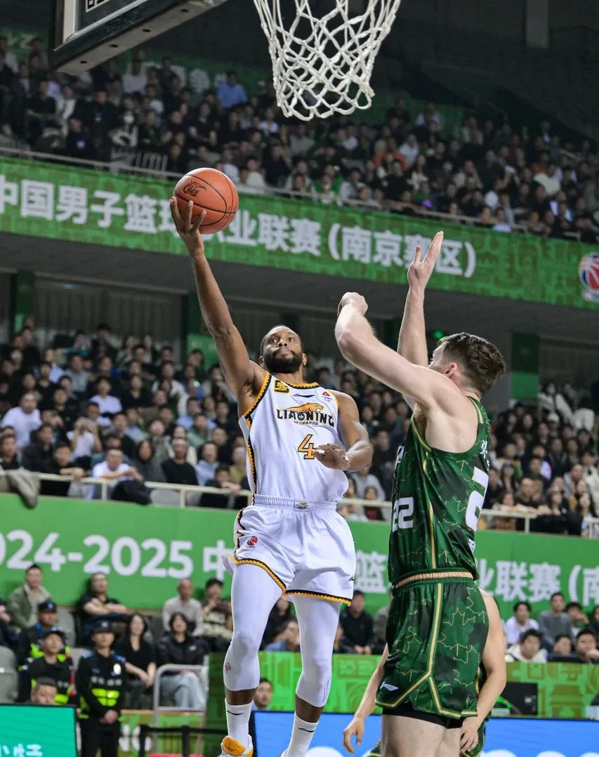 开云APP-关于赛后体能课后，那不勒斯调整名单备战CBA季后赛，气氛紧张，资深球员宣示担当的信息-开云APP