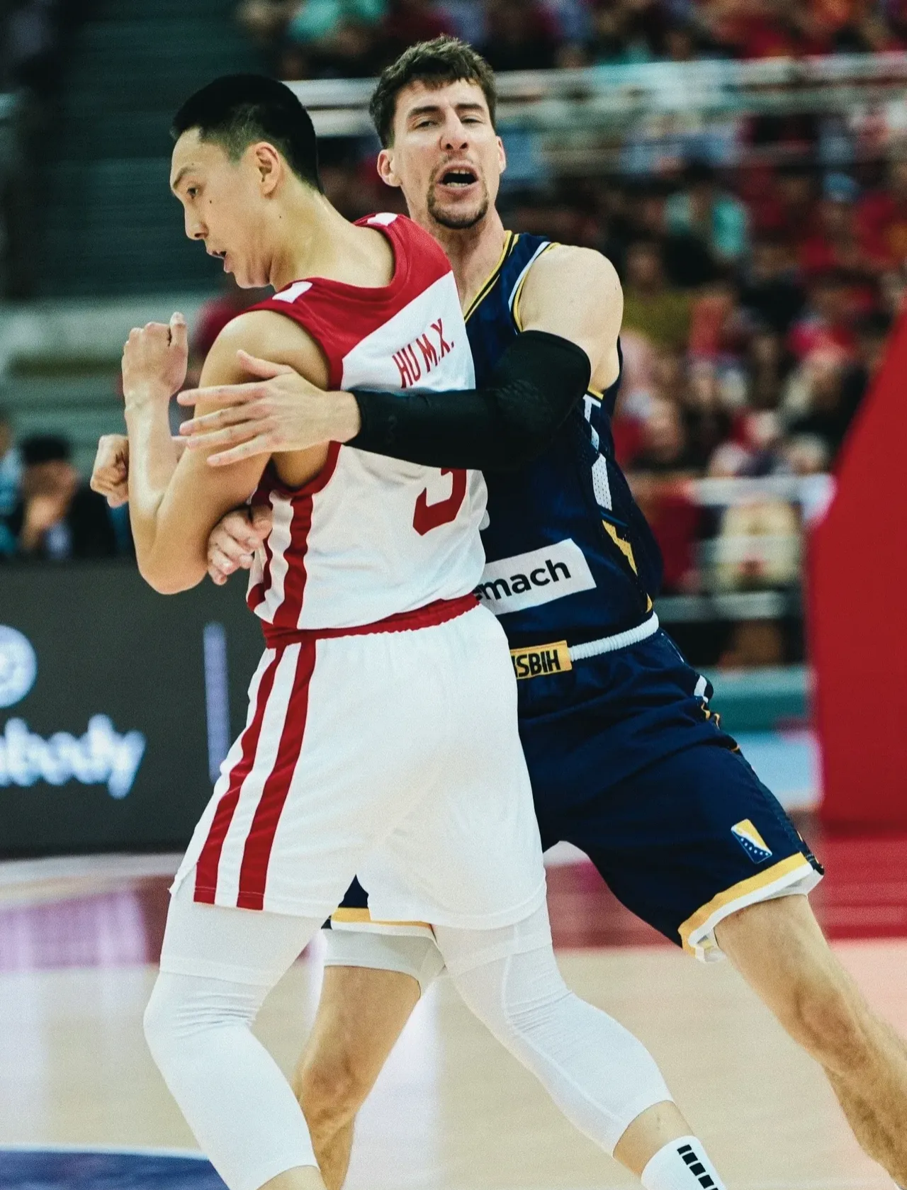 关于赛后体能课后，那不勒斯调整名单备战CBA季后赛，气氛紧张，资深球员宣示担当的信息